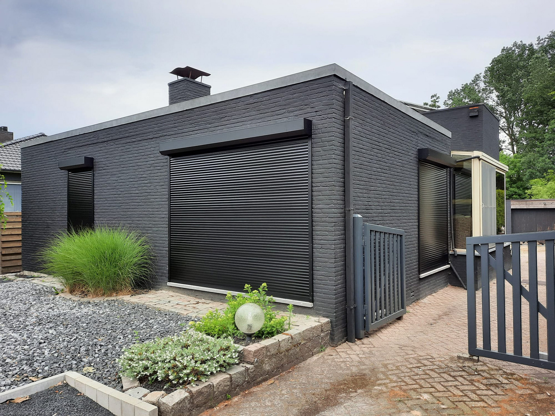 Voorzetrolluiken raam