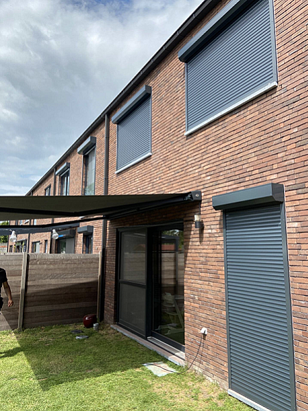 op maat gemaakt rolluiken maat zonwering buitenzonwering terras nieuwbouw