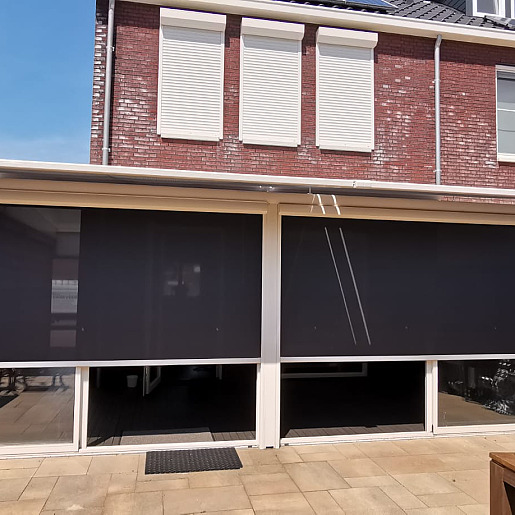 Terrasoverkapping met verandazonwering en screens - Chaam