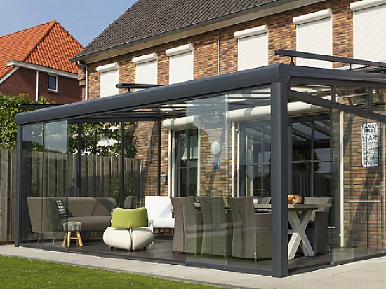 aluminium terrasoverkapping aan muur terras