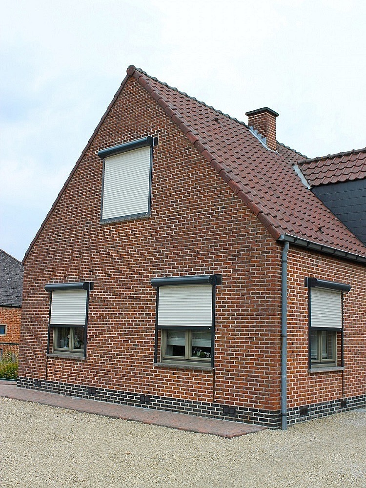 Voorzetrolluik ronde kast renovatie